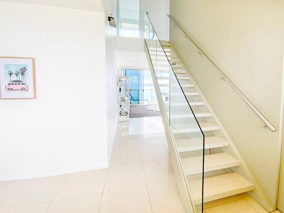Air On Broadbeach Beachfront 2Level Stunning Apartment With 180 Degree Views Голд-Кост Екстер'єр фото